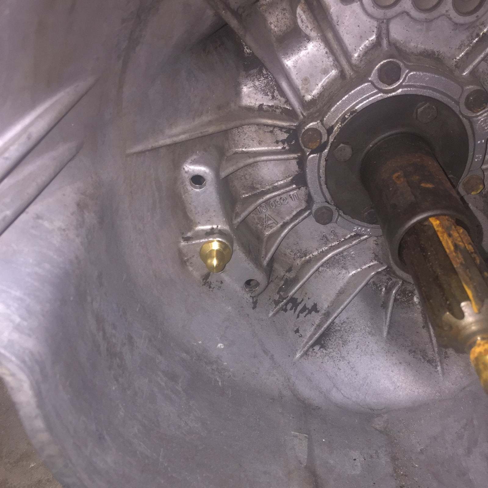 BEVINSEE For BMW E36 E46 E82 E90 E92 E39 E34 E60 F10 F30 F32 Racing Clutch Pivot Pin Brass Style Car Accessories 21511223328