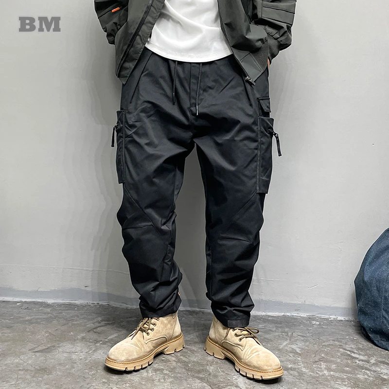 Japanese Streetwear Multi-Pocket Loose Cargo Pants Men Clothing Haruku Casual new Black Trousers Korean High 2025 Quality Joggers Male