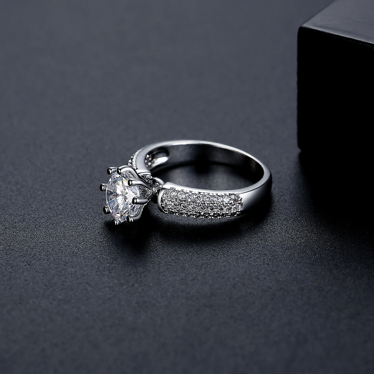 2025 LUOTEEMI High Quality Cubic Zirconia Ring Original Design Sier Color Wedding Band new Bridal Jewelry Accessories Girl Party Gifts