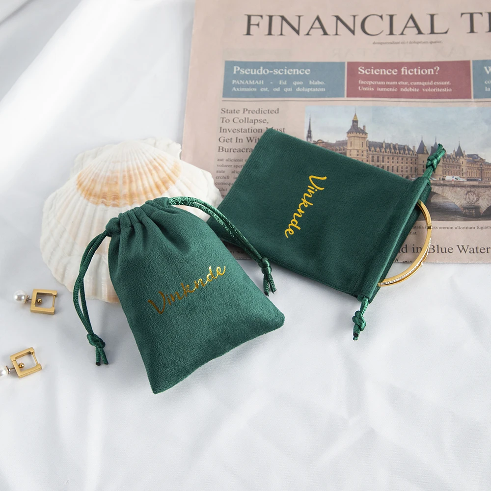 100-Pack Bulk Personalized Logo Jewelry Pouches Soft Velvet Drawstring Green Small Wedding Favor Candy Bags DIY Makeup Packaging