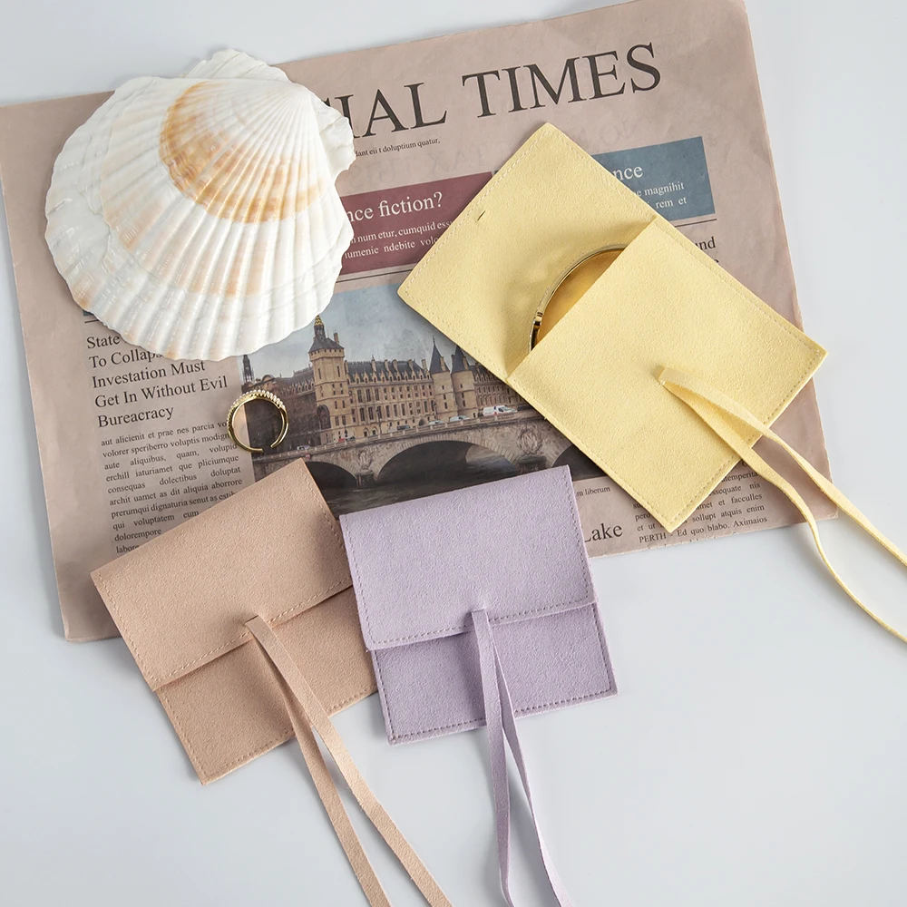100pcs/Lot Bulk Microfiber Jewelry Packaging Pouches 8x8cm Chic Wedding Favor Bags Cream Suede Earrings Cosmetic Bags With Rope