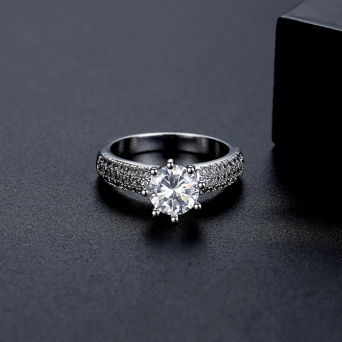 2025 LUOTEEMI High Quality Cubic Zirconia Ring Original Design Sier Color Wedding Band new Bridal Jewelry Accessories Girl Party Gifts