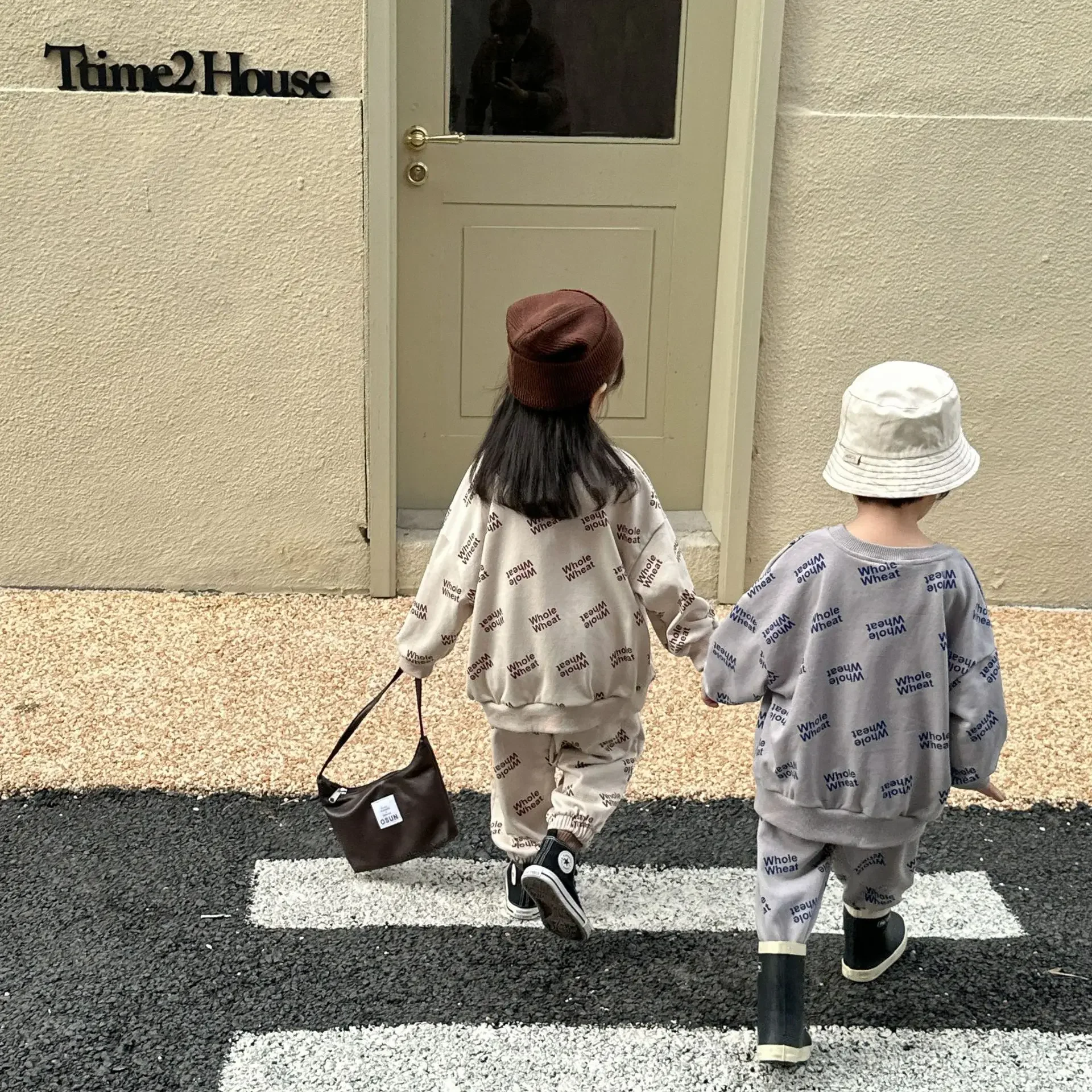 4608D Children's Clothing Set Sport Suit 2023 Spring New Leisure Letter Print Girl's Suit Sweater +Pant Boy's Two-piece Suit + smile + 