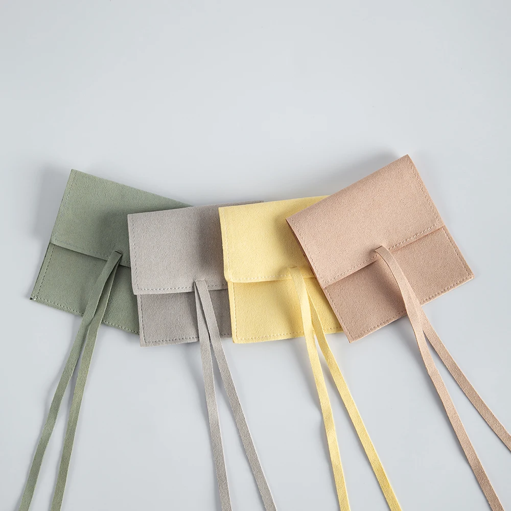 100pcs/Lot Bulk Microfiber Jewelry Packaging Pouches 8x8cm Chic Wedding Favor Bags Cream Suede Earrings Cosmetic Bags With Rope