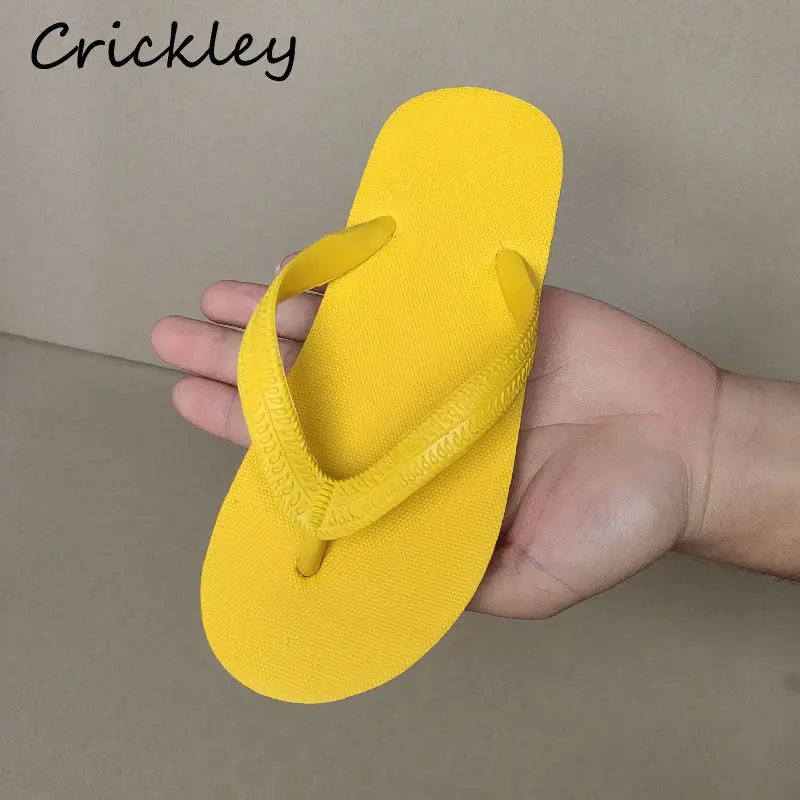 New Solid Children 2025 Slippers new Summer Casual Beach Outdoor Child Boys Girls Flip Flops Soft Bottom Comfortable Home Kids Slippers