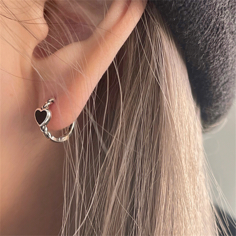 1Pair Black shaped Hoop Earrings Simple Cool Style Exquisite Unique Earrings Women's Punk Jewelry Gift Hot selling