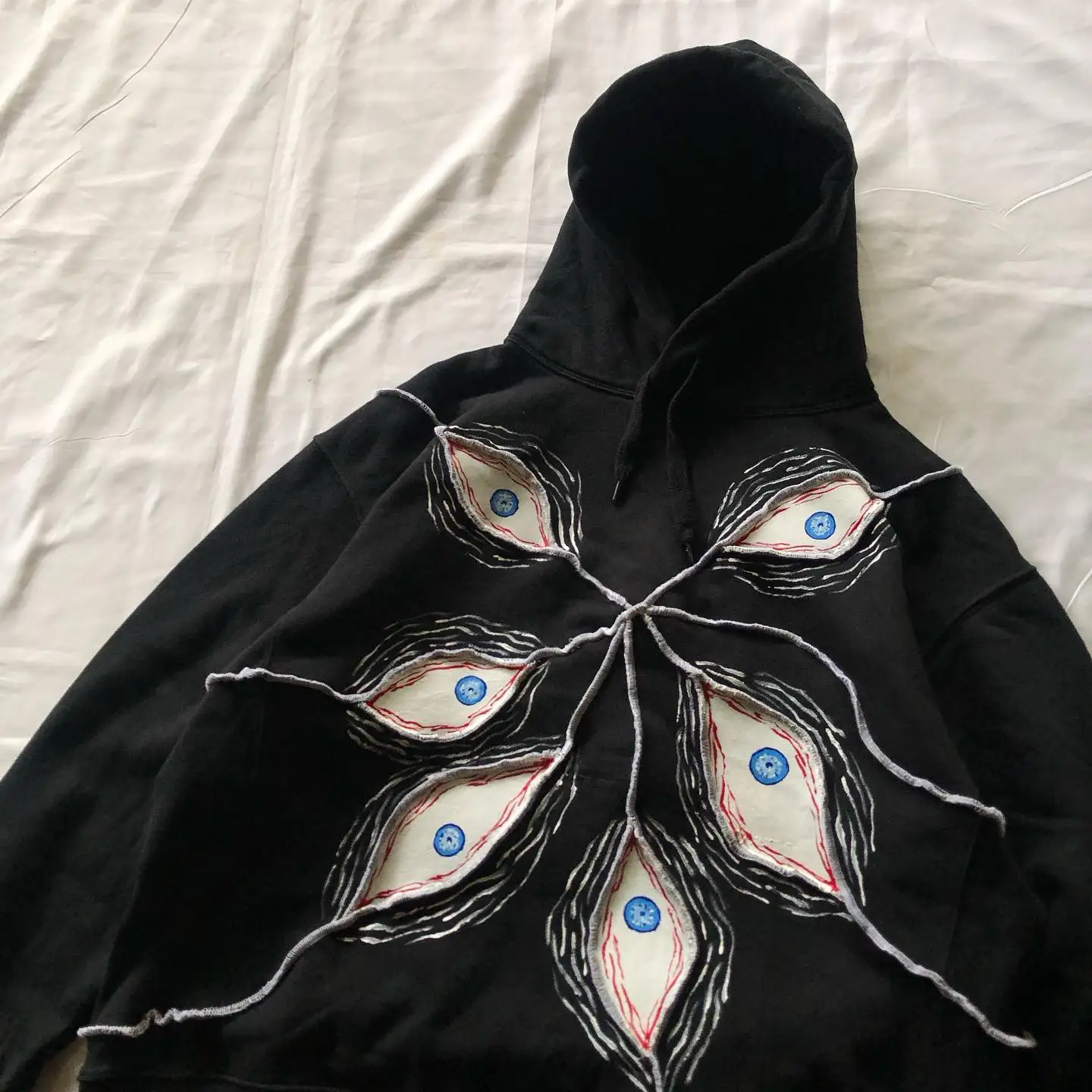 Y2K Hoodie Retro Hip Hop Eyeball Patch Hoodie Oversized Sweatshirt Men Women Harajuku Gothic Pullover Hoodie Clothes Streetwear
