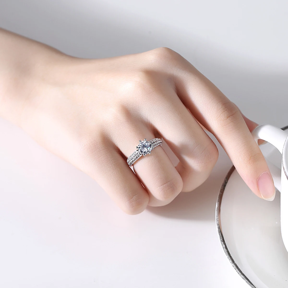 2025 LUOTEEMI High Quality Cubic Zirconia Ring Original Design Sier Color Wedding Band new Bridal Jewelry Accessories Girl Party Gifts