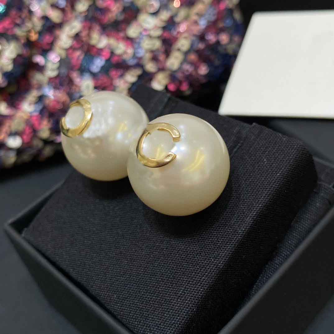 Luxury quality charm stud earring with nature shell beads and peral in 18k gold plated have stamp box designer PS3336B