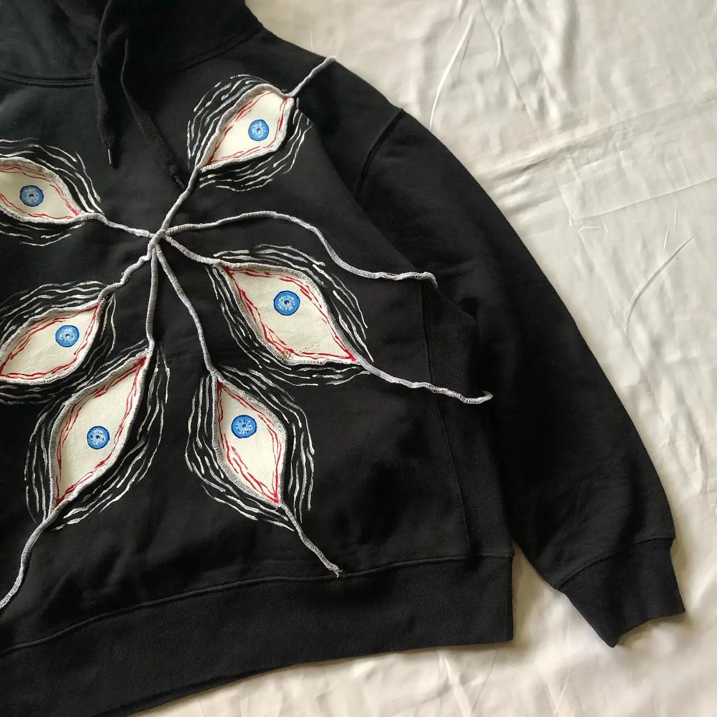 Y2K Hoodie Retro Hip Hop Eyeball Patch Hoodie Oversized Sweatshirt Men Women Harajuku Gothic Pullover Hoodie Clothes Streetwear