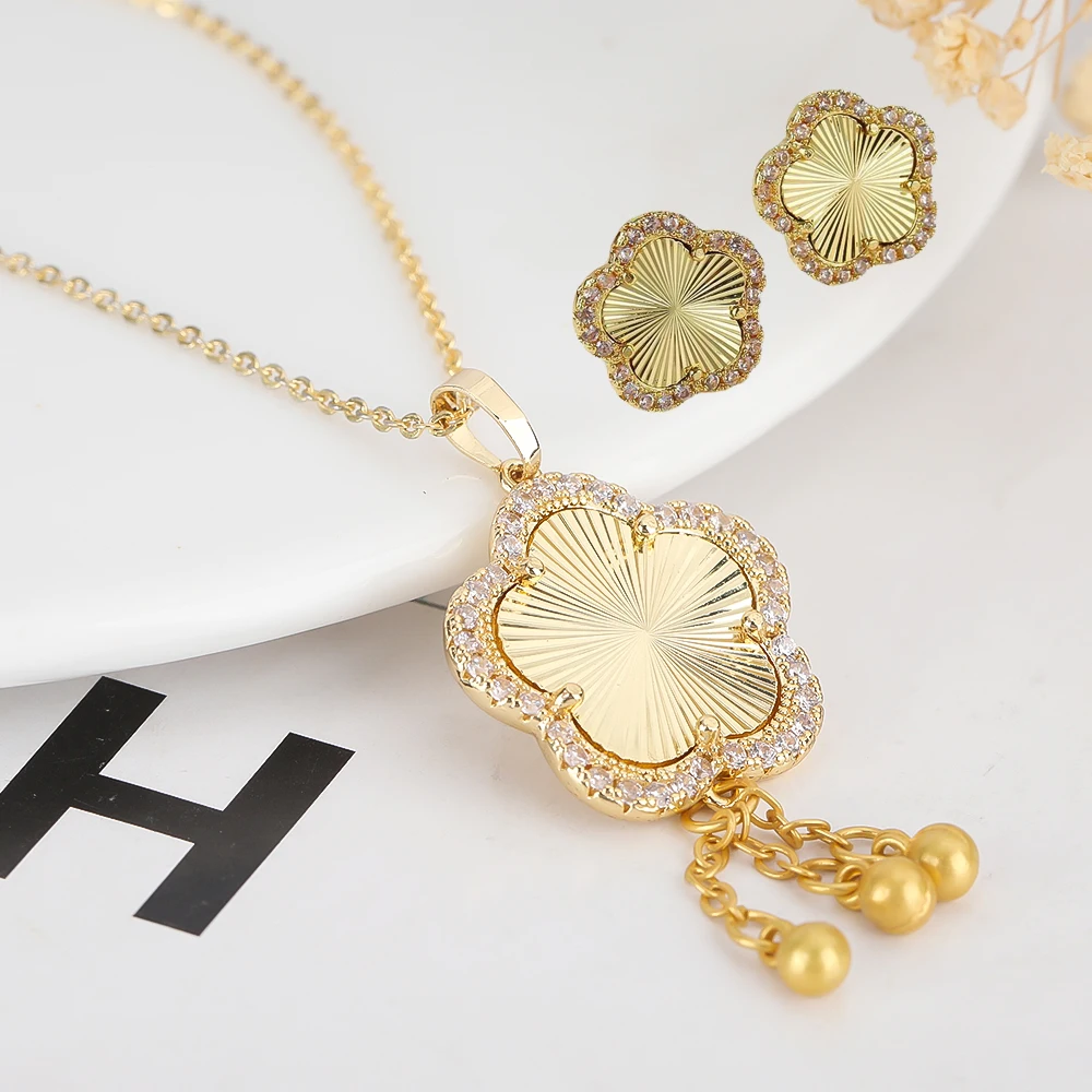 Natural Stone Plant Shell New Design Plum Blossom Five Leaf Pendant Necklace Earring Set with Micro Diamond Women's Clover