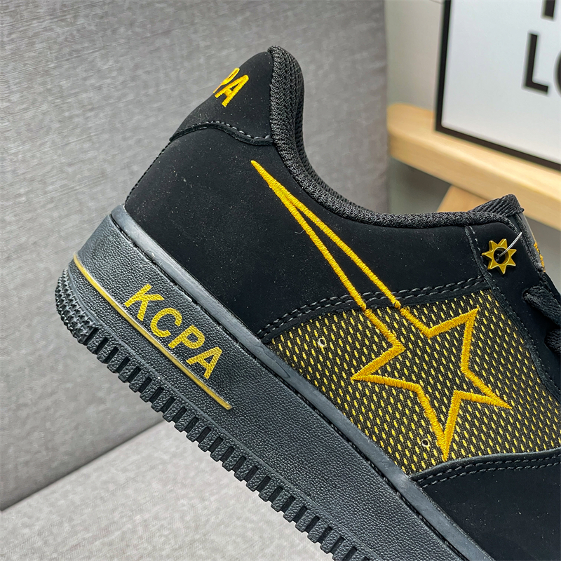 Lightweight and niche design, fashionable sneakers, 2024 new couple sports and leisure shoes