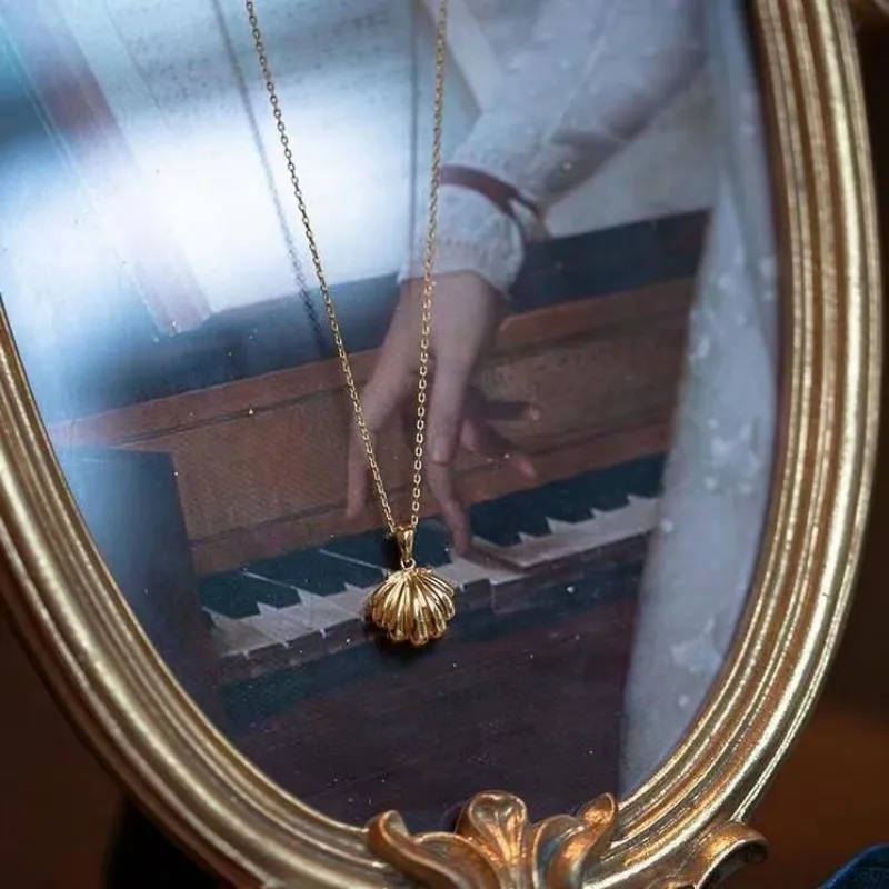 Gold Plated Shell Charm Necklace For Young Woman Sweet Party Wedding Jewelry Freshwater Pearl Shell Pendant Choker Gift For Her