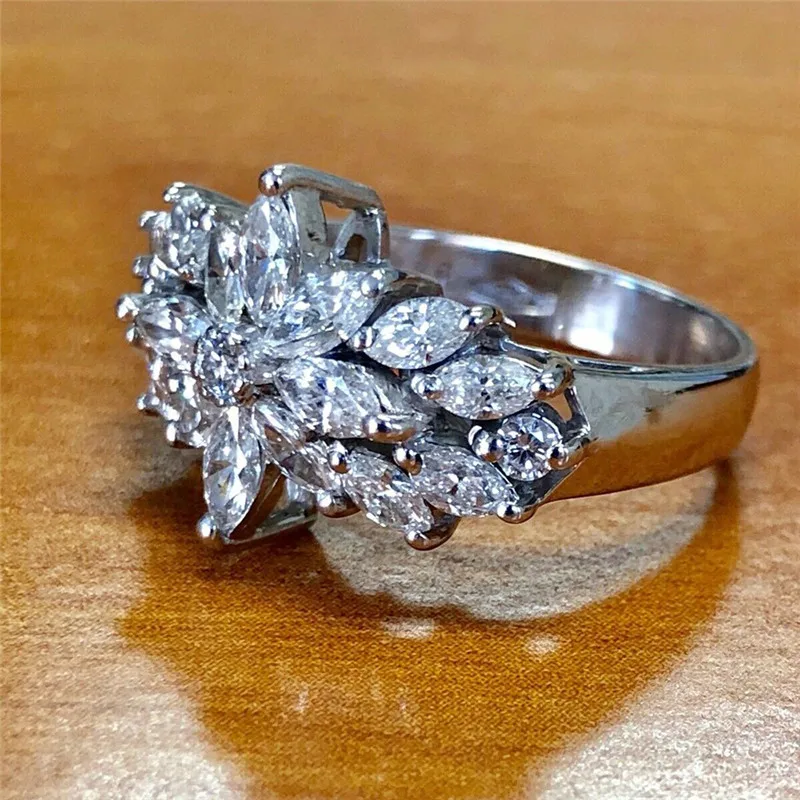 Huitan Bling Bling Cubic Zirconia Wedding Rings High Quality Silver Color Finger Accessories for Women Marriage Ceremony Jewelry