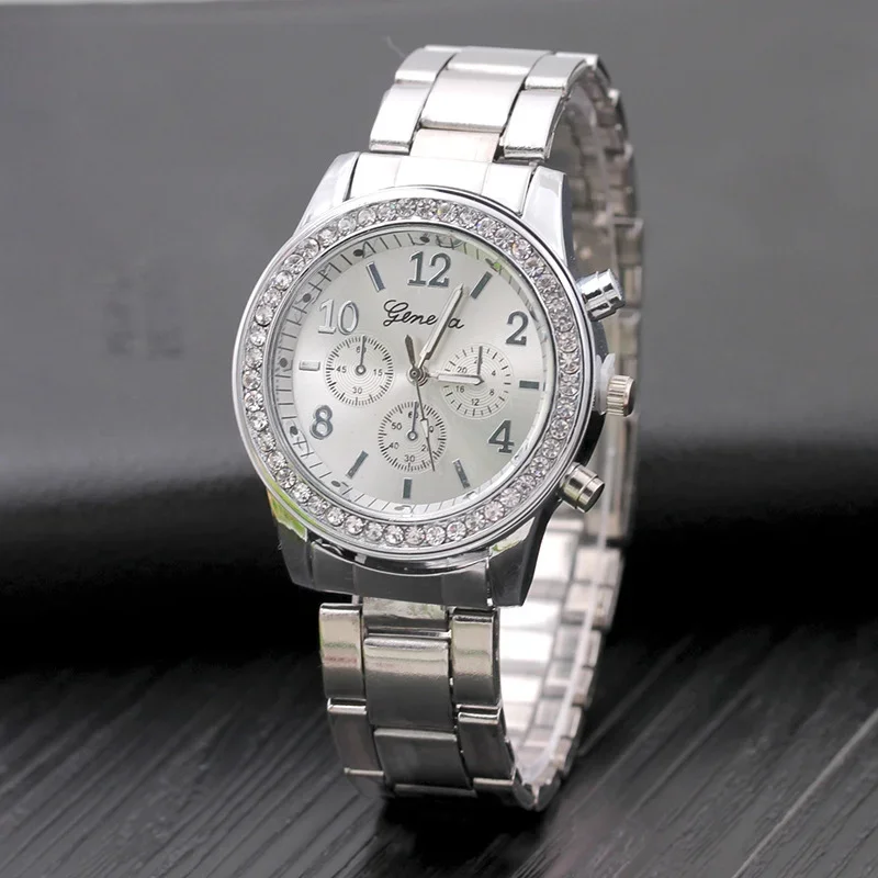 New Arrival Watches for Women Geneva Three-eye Diamond-set Alloy Watch for Men and Women Modelos De Pareja De Hombres Y Mujeres
