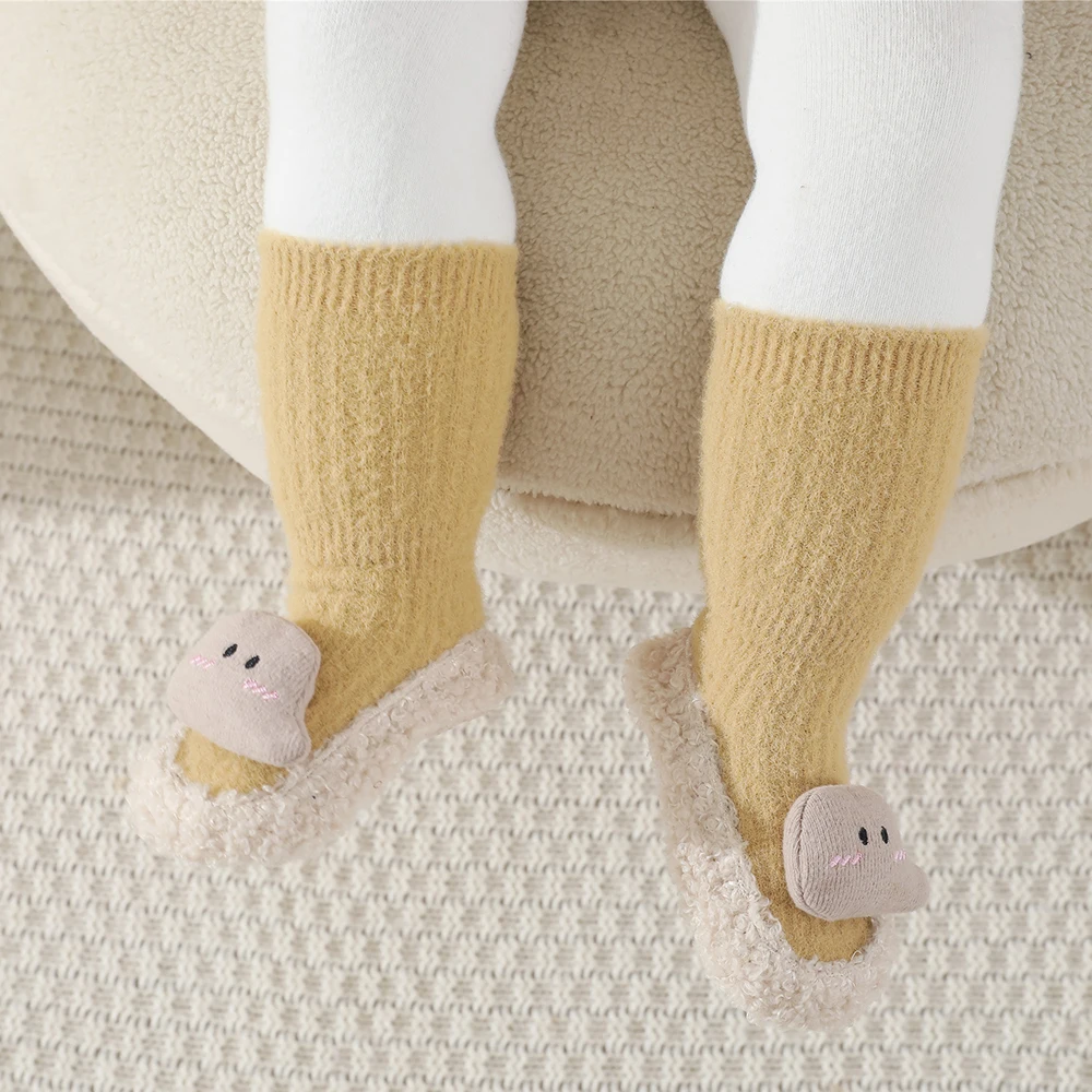 Baby Winter Plush Fluffy Shoes Walkers Toddler new Sock Children 2025 Booties Flats Cribs Barefoot Shoes Newborn Girl Boy Baby Item Stuff