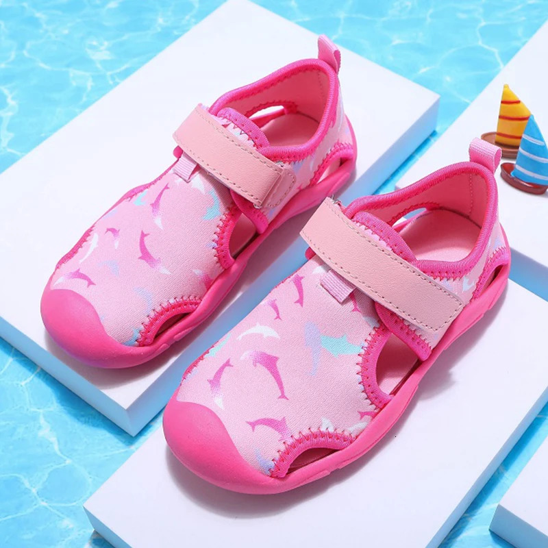 Childrens sandals girls fashionable comfortable breathable mesh casual shoes boys water sports childrens beach shoes 240424