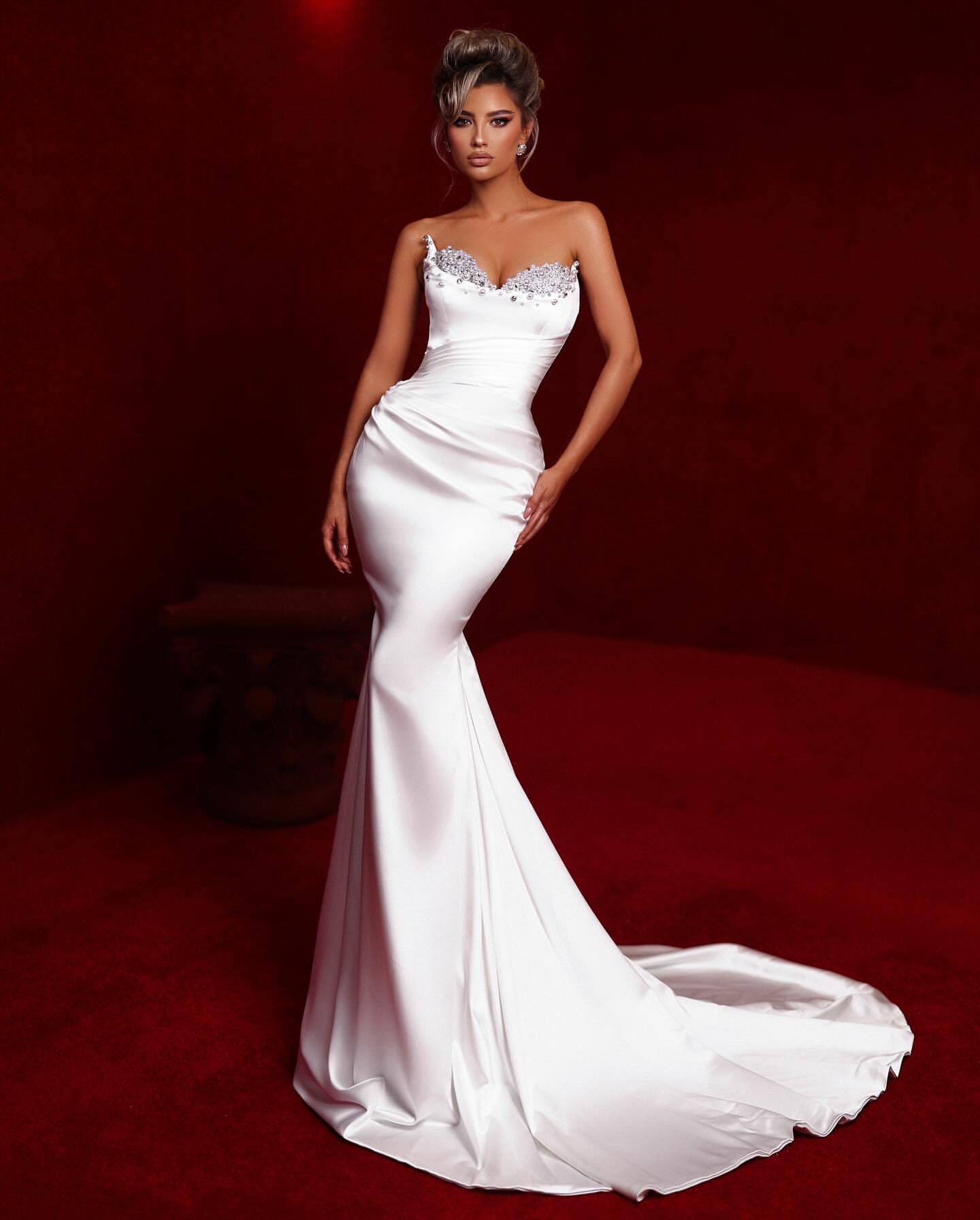 Stunning Mermaid Chart Wedding Dress With Detachable Pearls Sweetheart Wedding Dresses Bridal Gowns Ruffle Sweep Train Robe De Mariage 0516