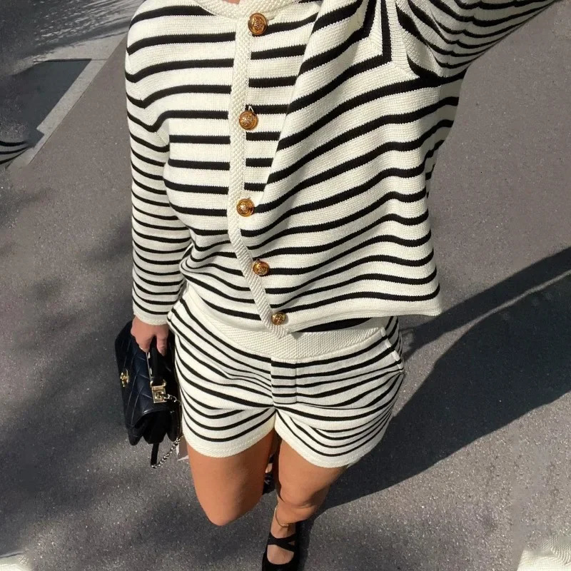 TARUXY Knitted Shorts 2 Piece Sets Womens Outfits Casual Loose Cardigan Sweater Woman Winter Street High Waist Short Suits Women 240423
