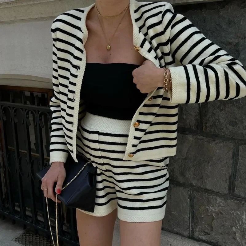 TARUXY Knitted Shorts 2 Piece Sets Womens Outfits Casual Loose Cardigan Sweater Woman Winter Street High Waist Short Suits Women 240423