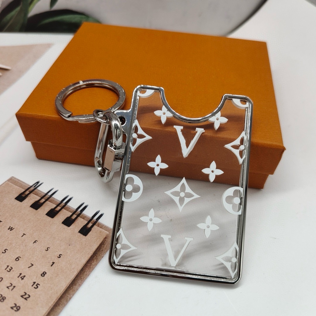 Top Grade Gold Sier Keyring Designer Gold Lock Keychain Men Women Car Key Chain Fashion Cute Lover Keychains with Gift Box