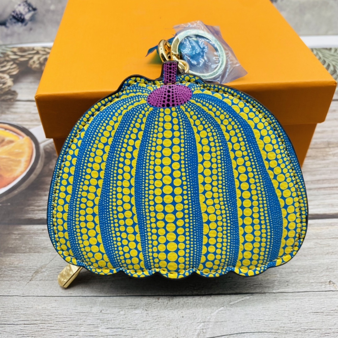 Designer keychains Mini Wallets Leather coin purse Brand Luggage pendant Car key chain Key ring for Charm Women portable Earphone storage bag Pumpkin key chain
