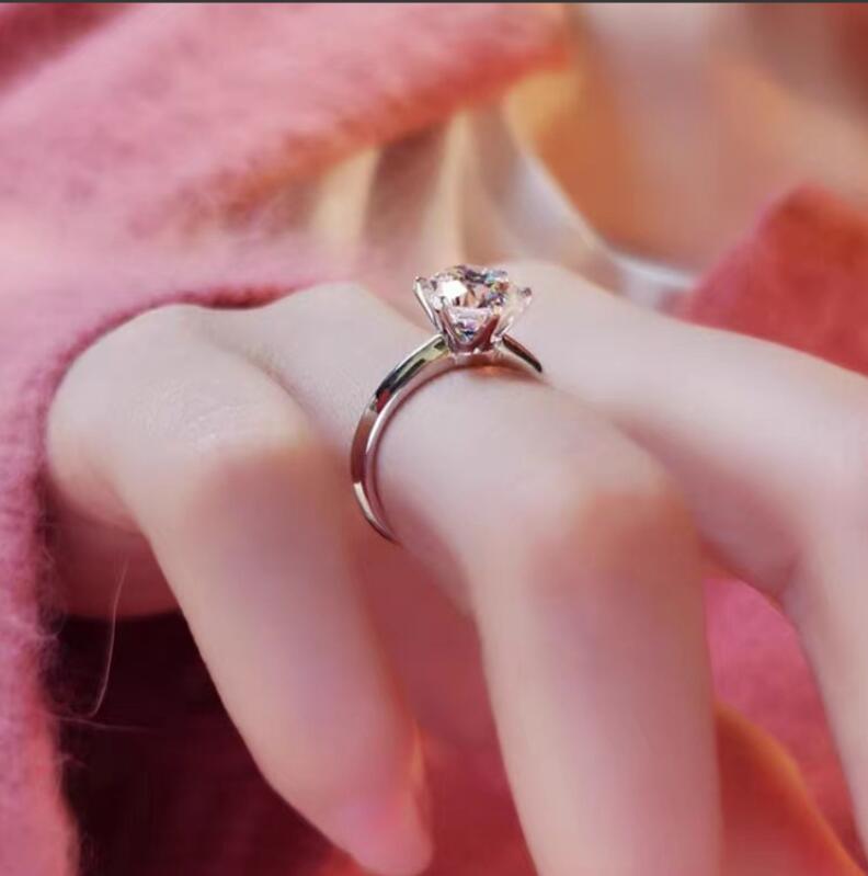 1CT Moissanite Classical Six Claw Wedding Rings Jewelry Sterling Sier Round Cut Moissanite Dia Gemstones Party Women Solitaire Engagement Band Ring Gi