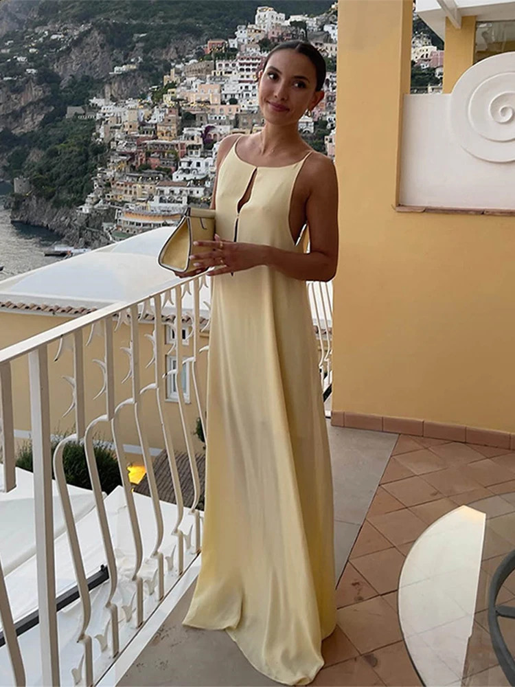 Sexy Backlesss Dress Women Maxi Apricot Sleeveless Hollow Out Feamle Beach Dresses Loose Straight Satin Evening Party Robe 240423
