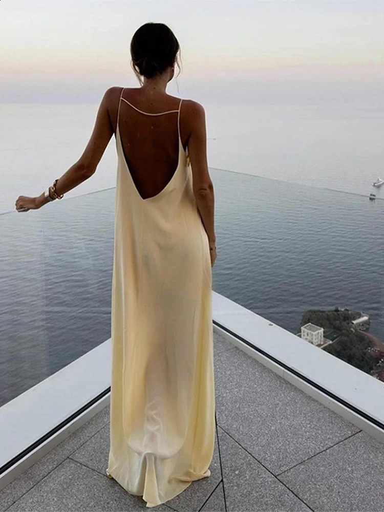 Sexy Backlesss Dress Women Maxi Apricot Sleeveless Hollow Out Feamle Beach Dresses Loose Straight Satin Evening Party Robe 240423
