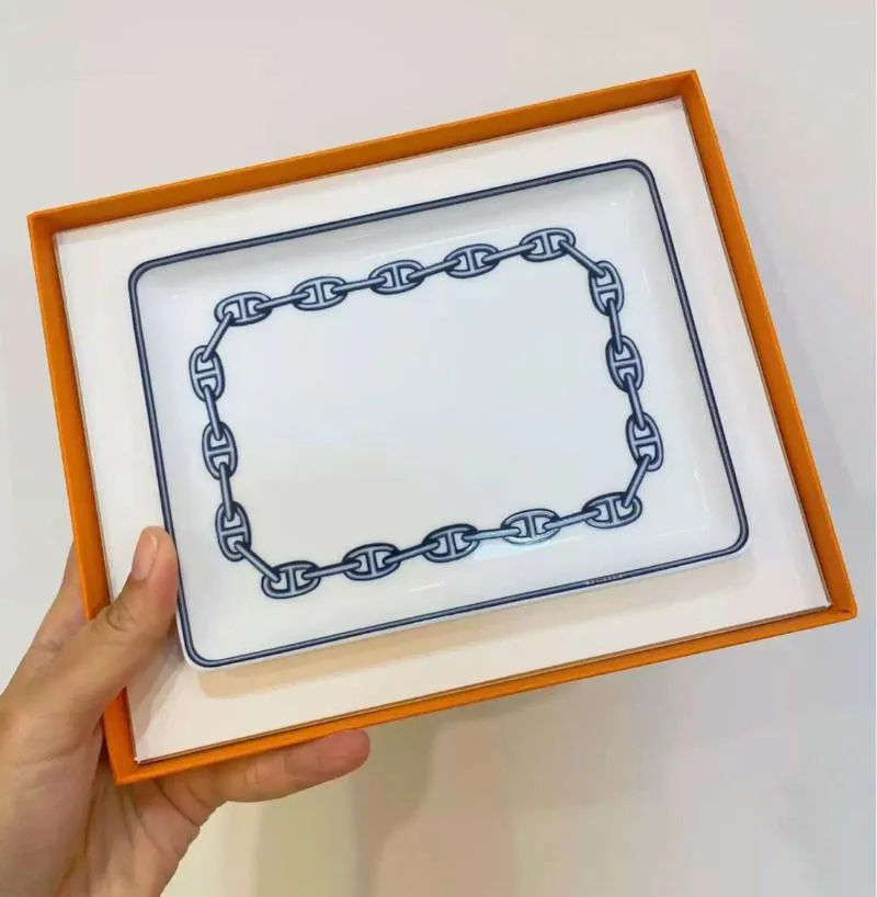 Luxury china Designer Plates High-End Exquisite Pig Nose Tray Tide dinnerware Brand Ceramic Rectangular Plate Classic Chain Dessert Decorati