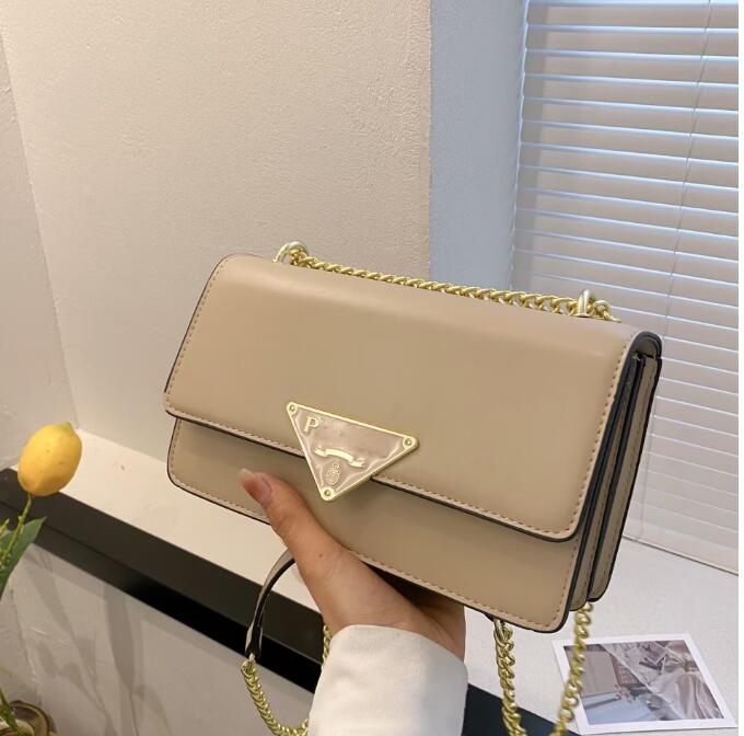 P2 2024 Designer Shoulder Bag for Women Fashion Chain Casual Crossbody Bags Cover Magnetic Cross Body Ladies Mini Bag 0BR