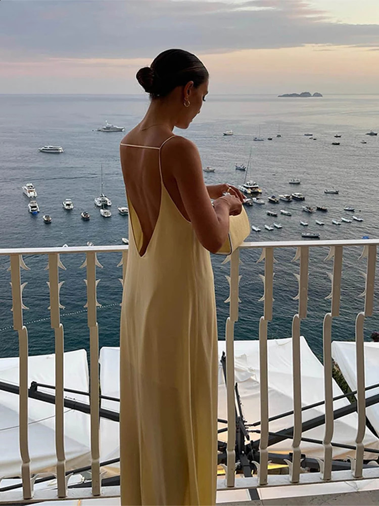 Sexy Backlesss Dress Women Maxi Apricot Sleeveless Hollow Out Feamle Beach Dresses Loose Straight Satin Evening Party Robe 240423