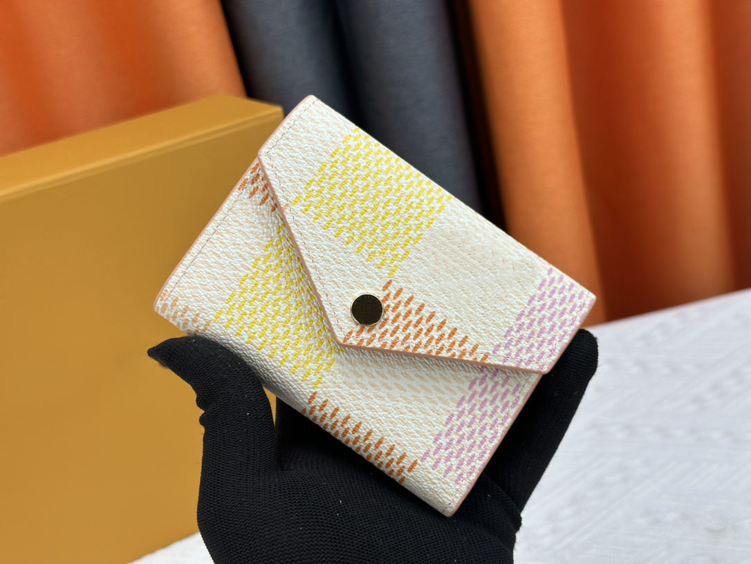 2024 series Damierlicious Designer Card Holder Womens Cards Holders VICTORINE Mini Wallets Coin purse pocket Interior Slot Pockets chess zippie b