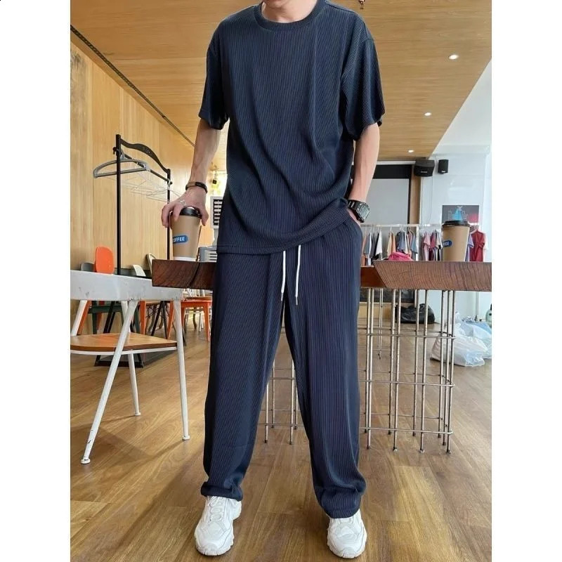 Summer Mens Loose Ice Sports Tracksuits Fashion Casual Short Sleeve Tshirt And Pants Twopiece Sets Men Clothes Suit 240420