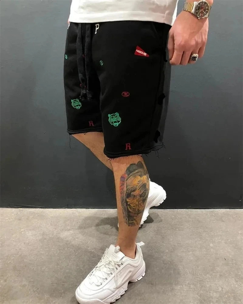 Spring Summer Men Cargo Shorts Relaxed Fit Breeches Bermuda sports Short Pants cotton Embroider Mens sweatpants 240415