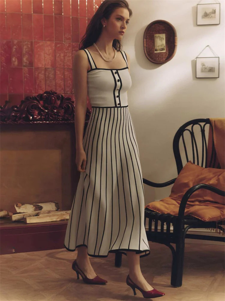 Tossy Striped Knit Backless Maxi Dress Women Slim Contrast Strapless Fashion Elegant Party Dress Knitwear Female Long Dress 240429