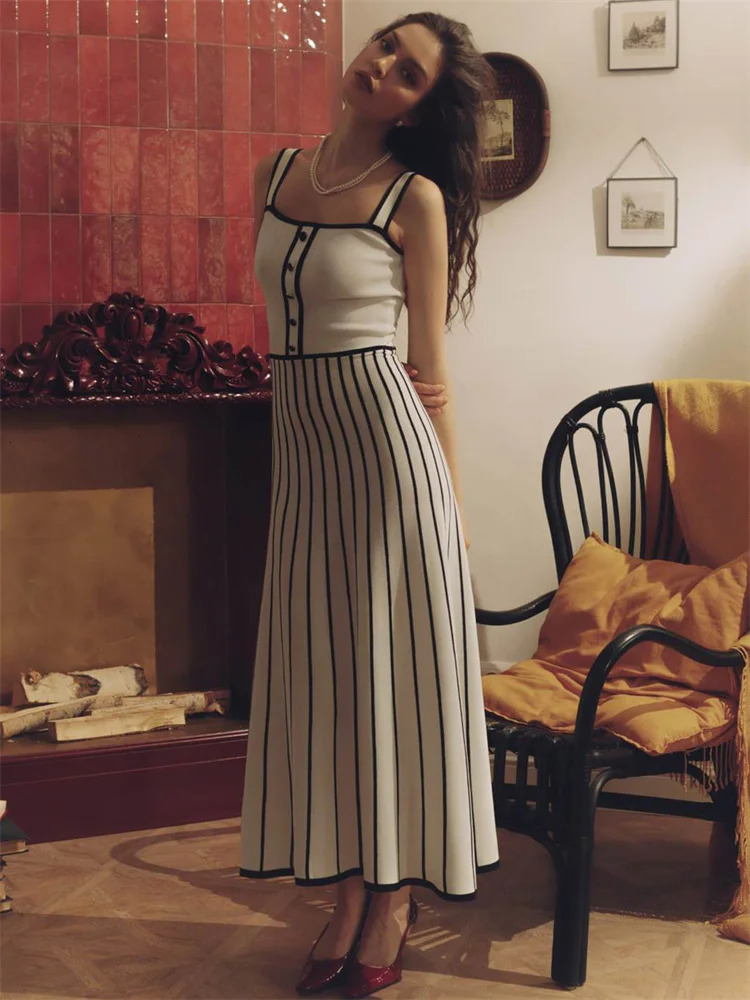 Tossy Striped Knit Backless Maxi Dress Women Slim Contrast Strapless Fashion Elegant Party Dress Knitwear Female Long Dress 240429