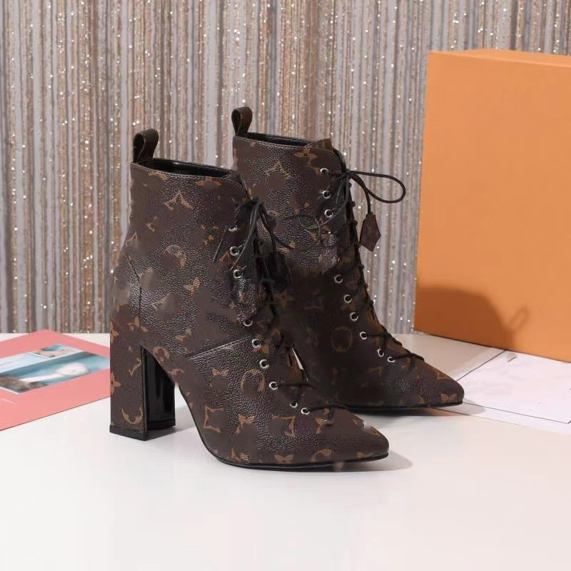Designer boots silhouette ankle boot heels shoes winter woman embroidery letters heel 9.5cm fabric socks boots print flower leather wedding party shoes top 5.5 06