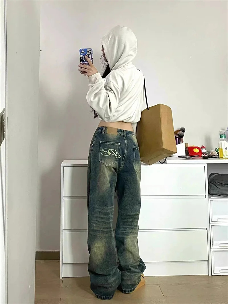 Autumn and Winter Womens Bag Jeans American High Street Wide Legged Womens Jeans Note Embroidered Womens Pants 240426