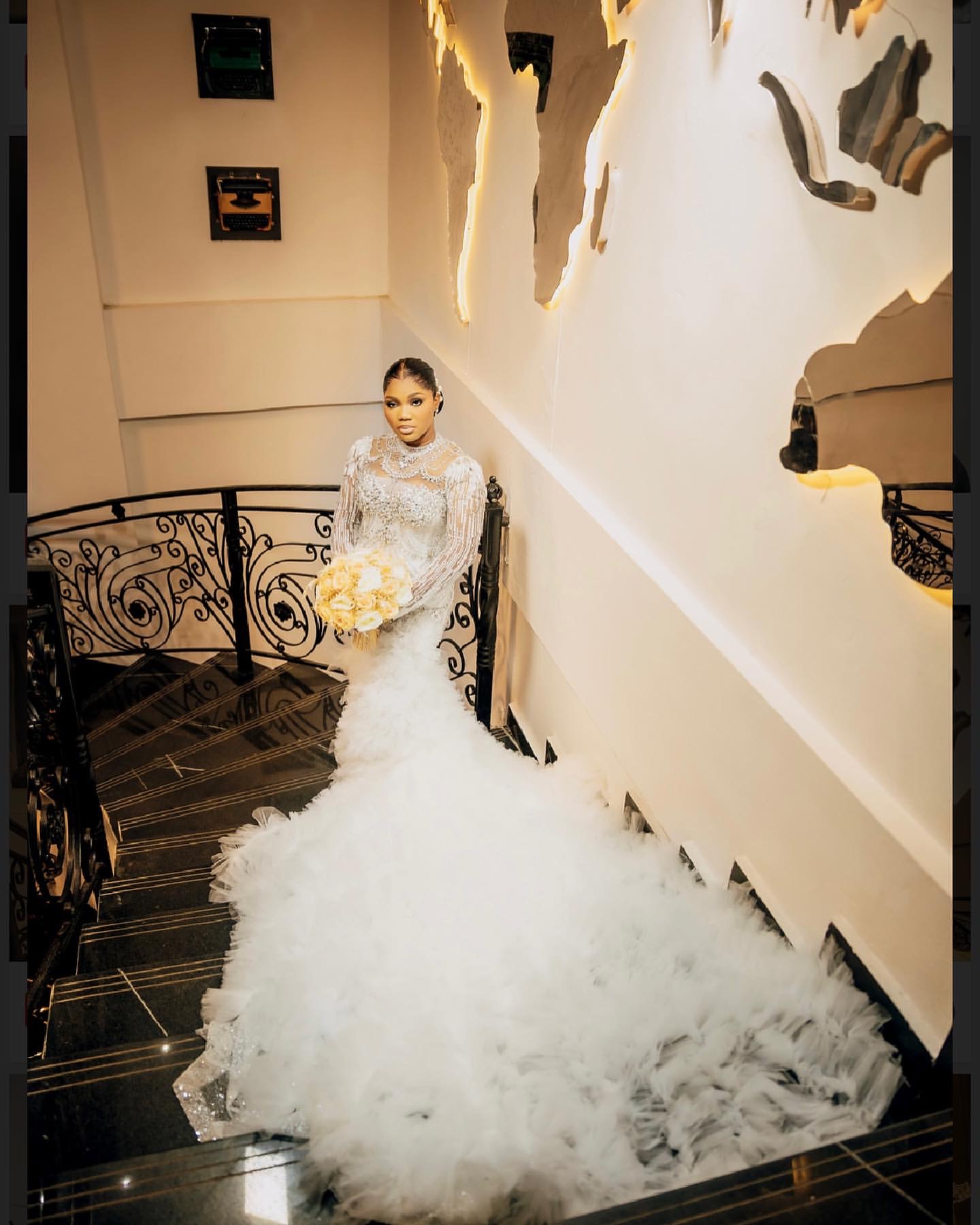 2024 Arabic Aso Ebi Plus Size Mermaid Crystals Wedding Dresses Sheer Neck Tiers Tulle Bridal Gowns Dresses ZJ202