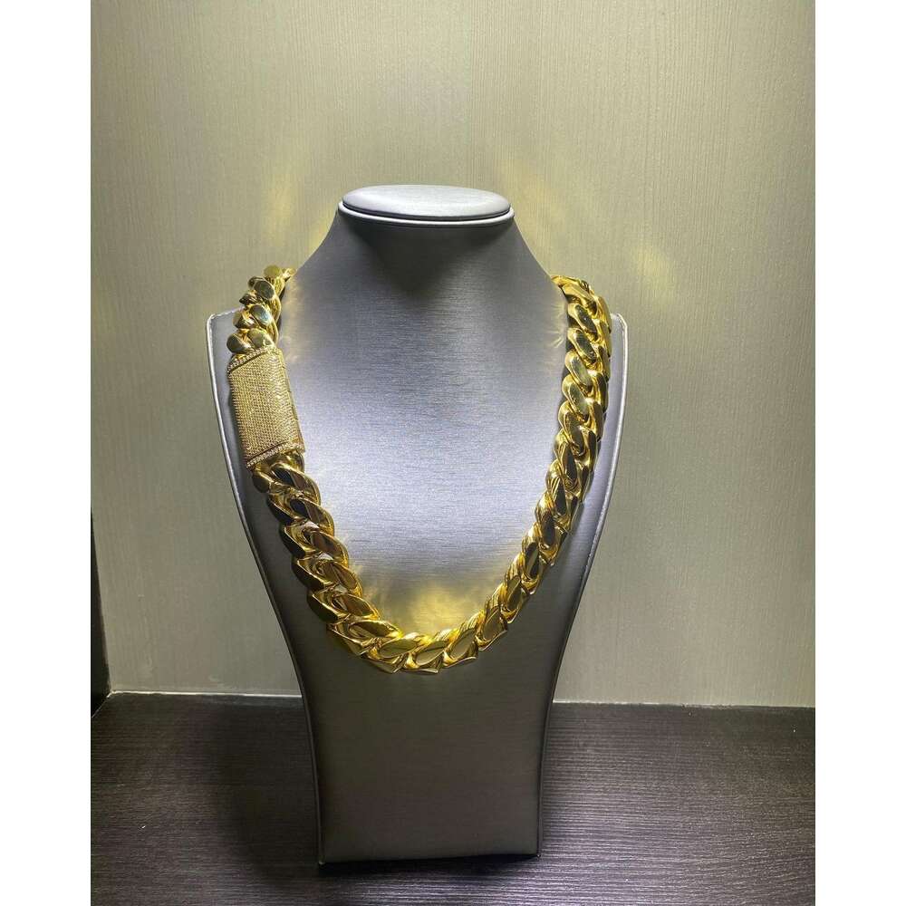 Popular 10k Gold Lab Grown Diamond 16mm Moissanite Micro Pave Hip Hop Iced Out Miami Cuban Link Chain