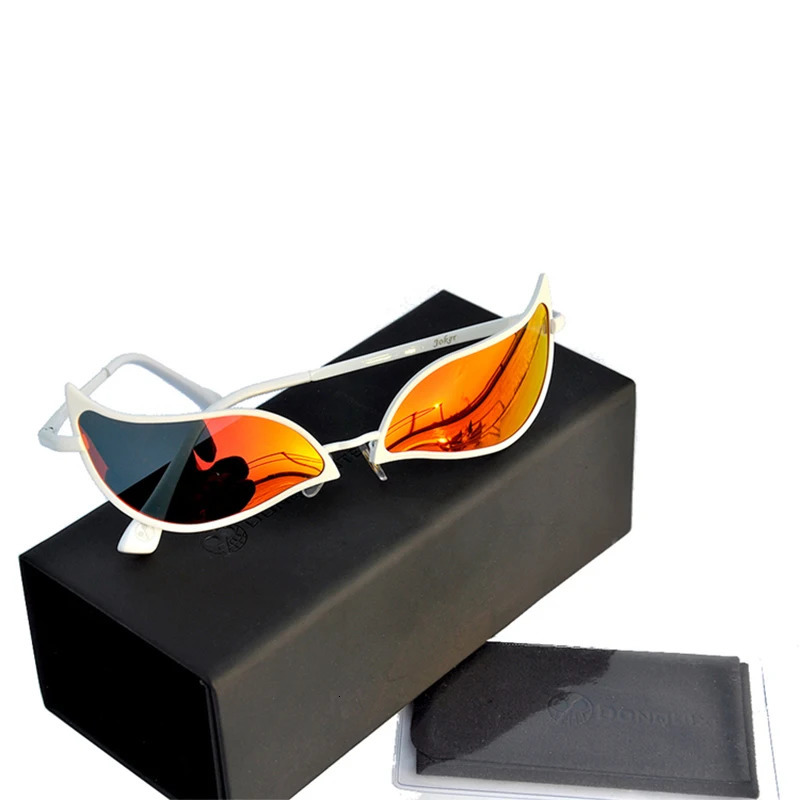 One Piece Donquixote Doflamingo Cat Eye Sunglasses for Men Women Fashion Vintage Funny Cosplay Alloy Sun Glasses Unisex Eyewear 240423