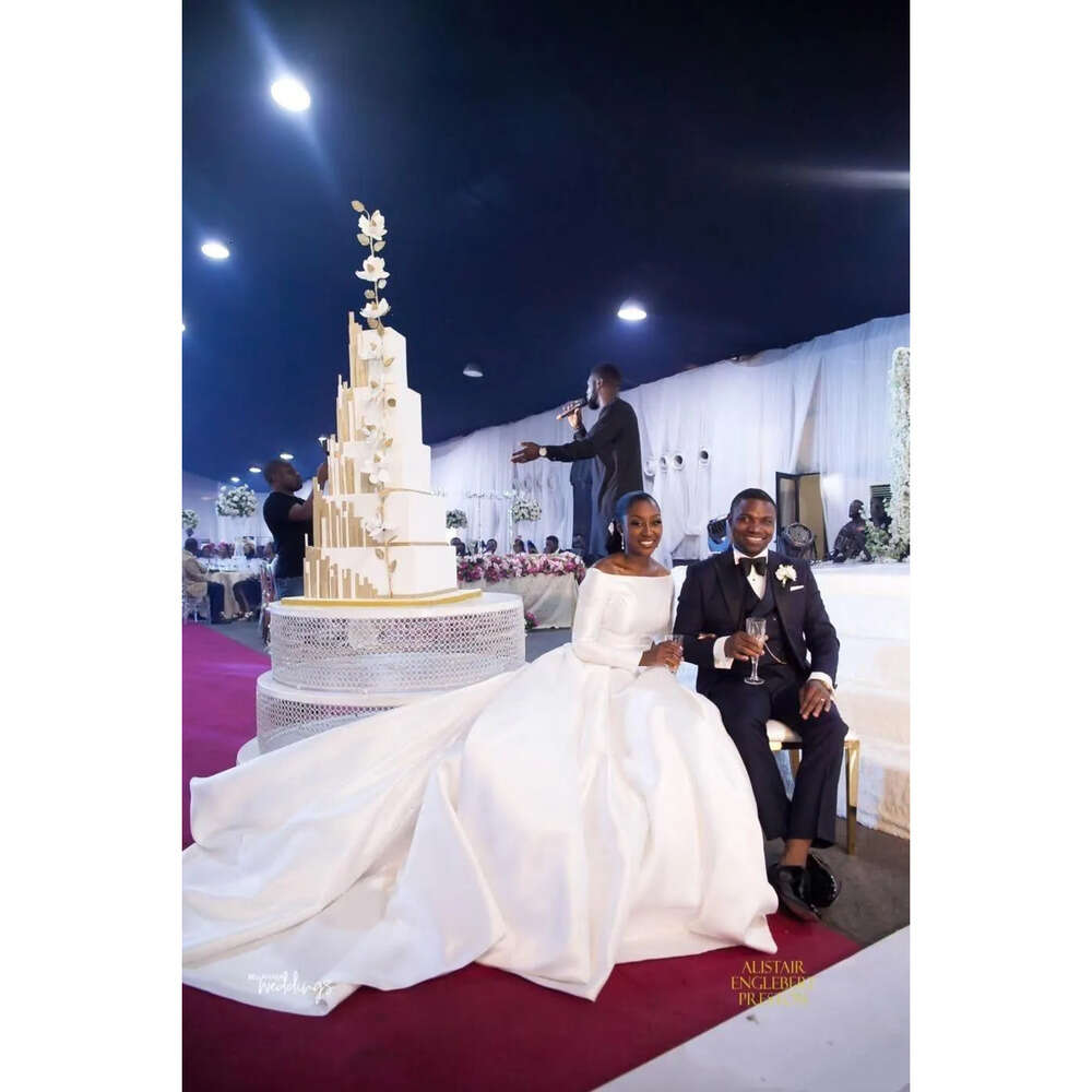 Beach Bridal Gown Simple Wedding Dresses Satin Country Long Sleeves Off Shoulder Designer Sweep Train A Line Custom Made Plus Size Vestido De Novia