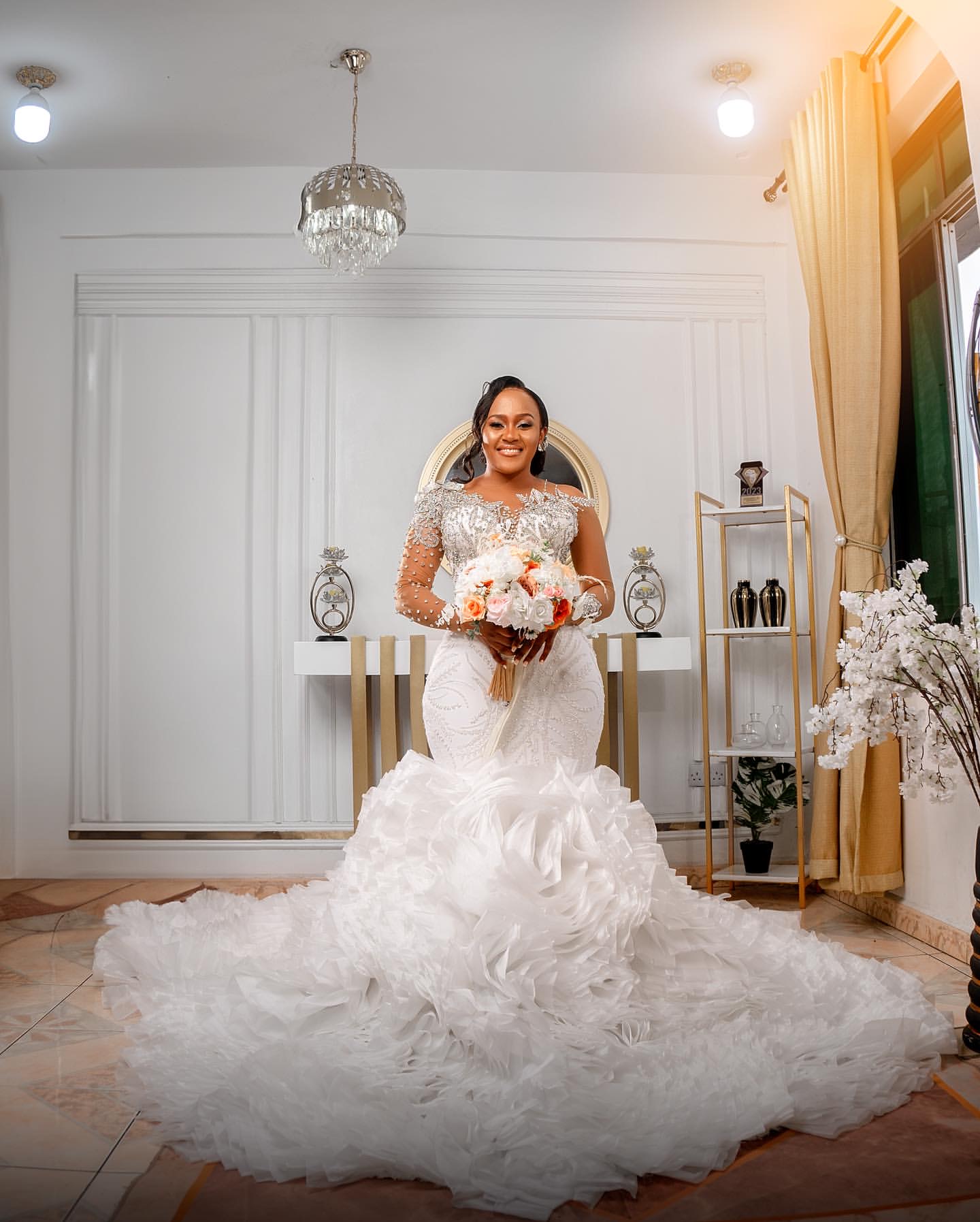 2024 Arabic Aso Ebi Plus Size Ivory Luxurious Mermaid Wedding Dresses Lace Beaded Crystals Detachable Train Bridal Gowns Dress ZJ354