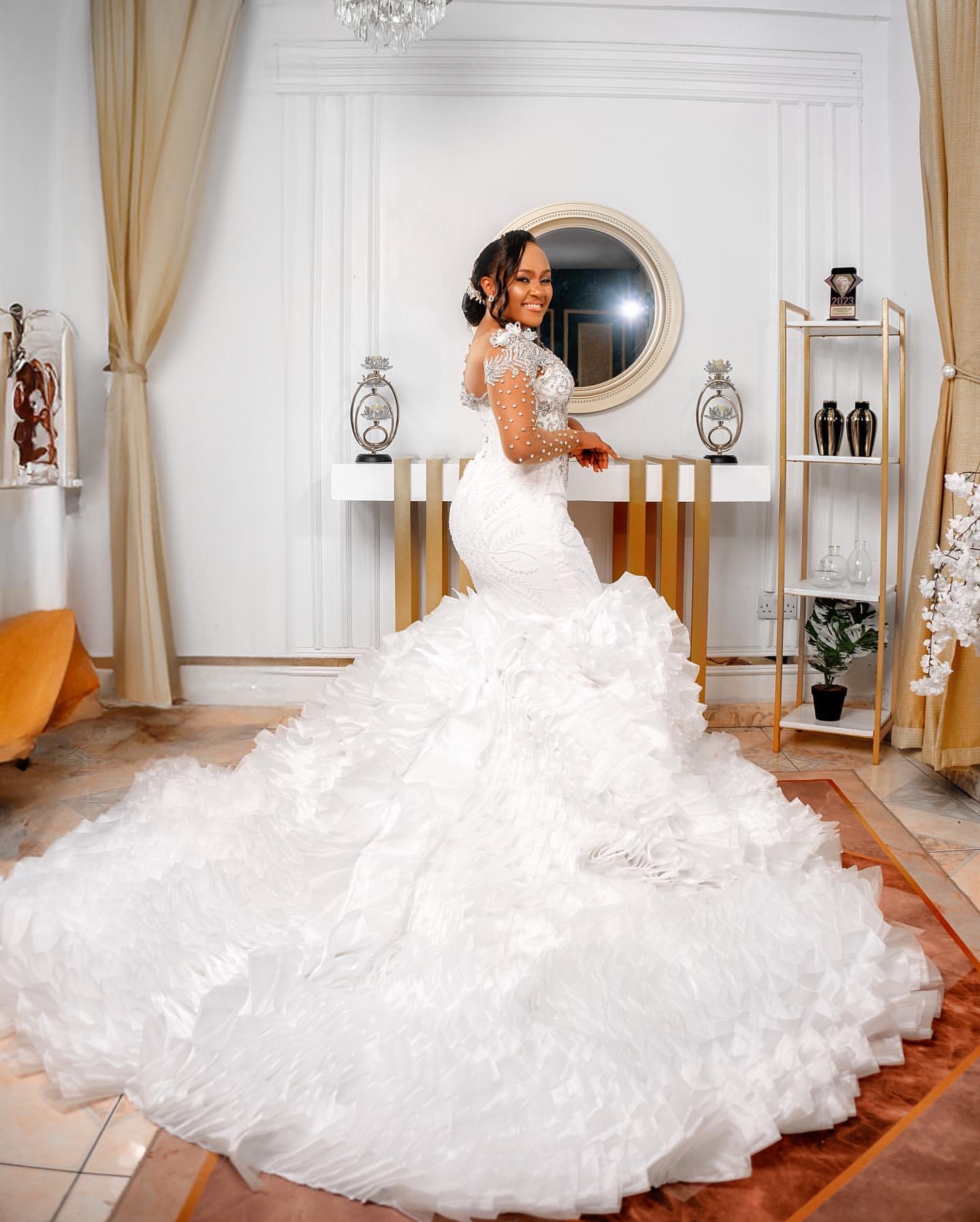 2024 Arabic Aso Ebi Plus Size Ivory Luxurious Mermaid Wedding Dresses Lace Beaded Crystals Detachable Train Bridal Gowns Dress ZJ354