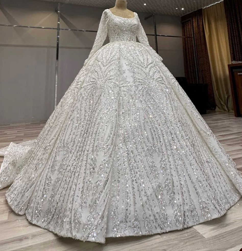 Luxury Ball Gown Wedding Dresses Appliques Pearls Pleats Lace Long Sleeves Square Backless Court Gown Custom Made Bridal Plus Size Vestidos De Novia