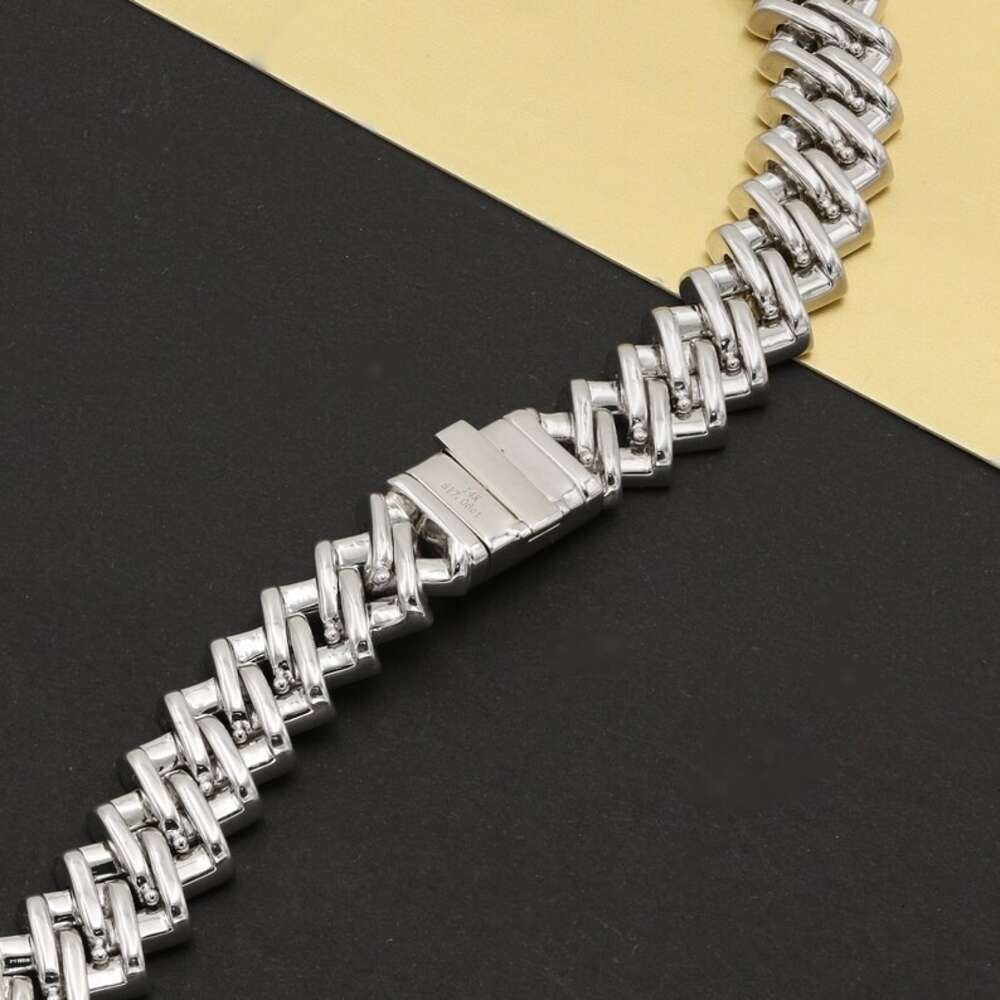 Beautiful Full White Moissanite Diamond Cuban Link Necklace 925 Starling Silver Necklace Customized Jewelry Gift for Men Women