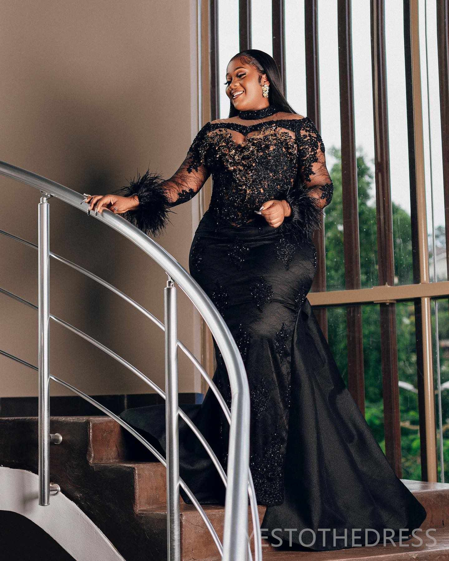 2024 Plus Size Prom Dresses for Black Women Promdress High Neck Feathered Long Sleeves Beaded Appliqued Lace Birthday Dress Second Reception Gowns Eng
