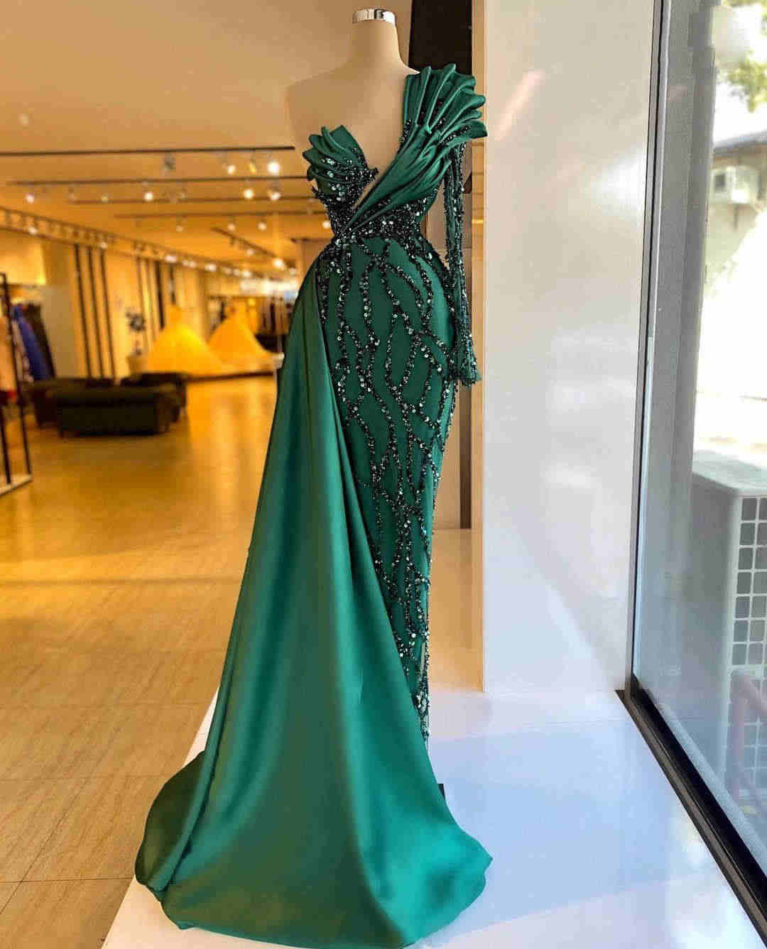 Sparkling Mermaid Prom Dresses V Neck One Shoulder Long Sleeve Sweep Dress Lace Appliques Sequins Celebrity Evening Dresses Plus Size Custom Made L247