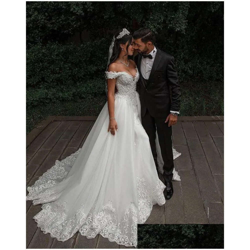 Gown Garden Off Wedding Tulle Dresses Bridal The Shoulder Lace Applique Beaded Ruched Pleats Sweep Train Long Sleeves Country Custom Plus Size Vestido